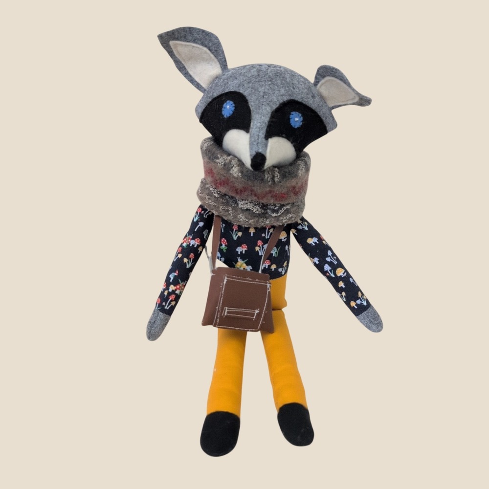 Woodland Felt Raccoon Plush Doll Mushroom Shirt Scarf Messenger Bag Stuffie‎